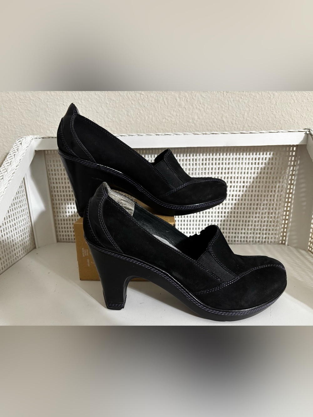 J-41 “Blossom” Black Suede Leather Slip-On 3-1/2” Block Heel Pumps - Size 8-1/2
